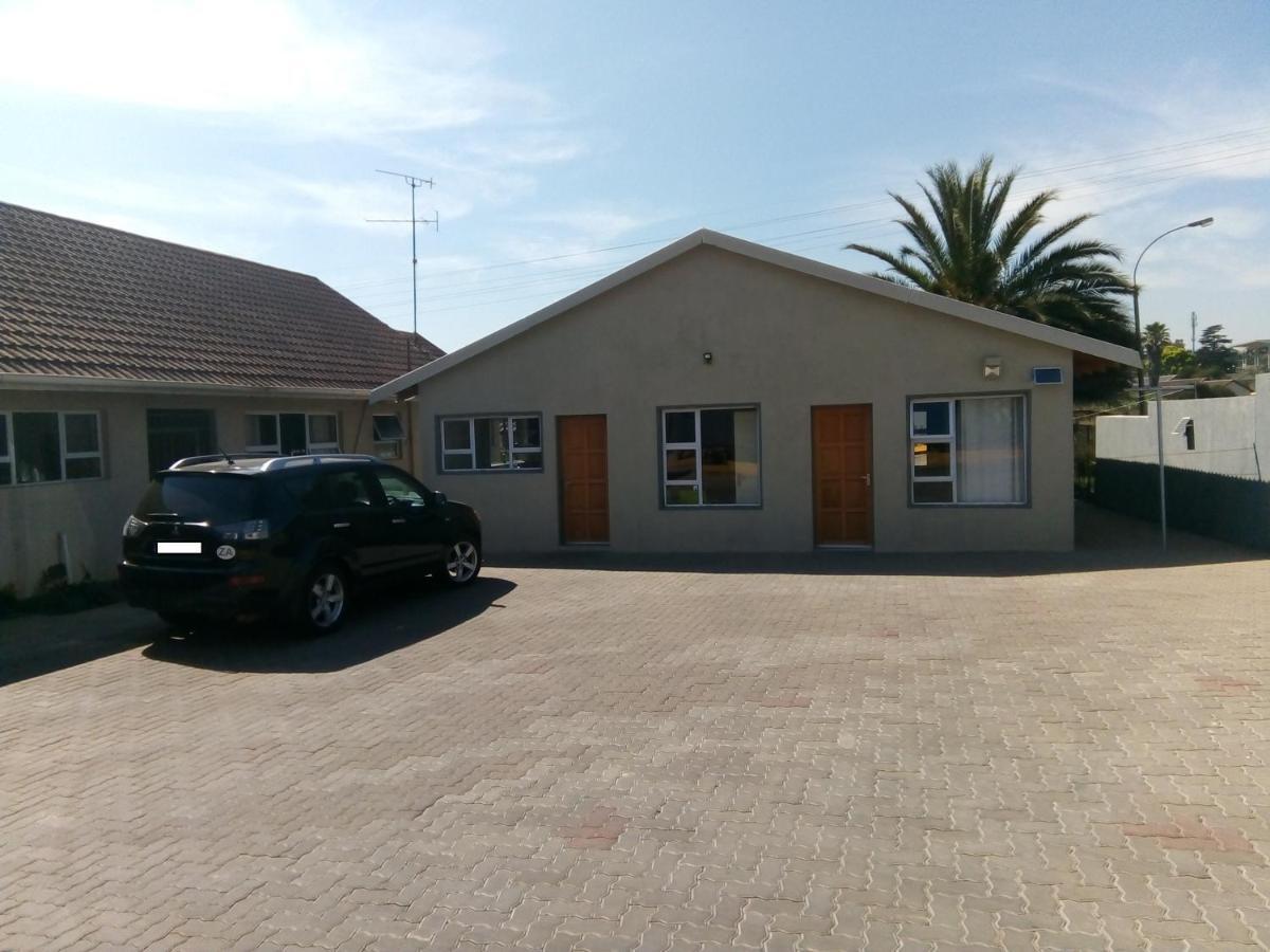 Afrikawisa At O.R. Tambo International Airport Bed & Breakfast Kempton Park Exterior photo